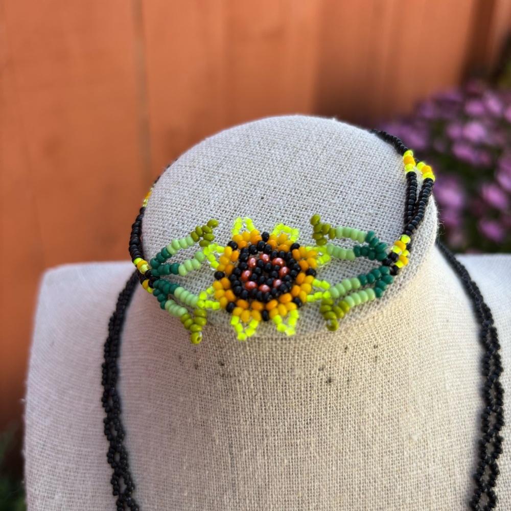 Handcrafted Beaded Sunflower Necklace and bracelet Set - Picture 5 of 7